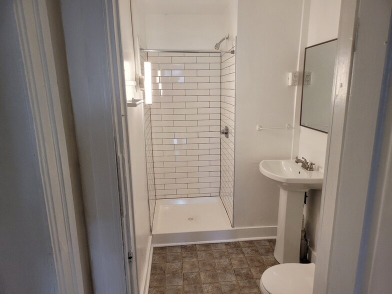 Bath - 309 S Burhans Blvd