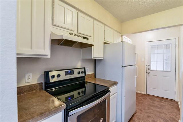 Building Photo - 708 Woodland Ct