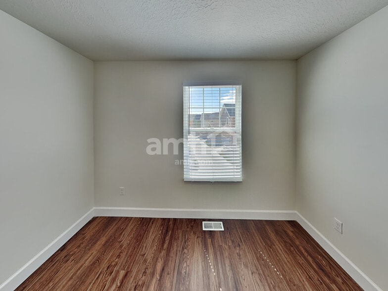 Building Photo - 6109 W Arranmore Dr