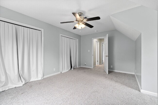 Building Photo - 1026 Foxmoor Dr