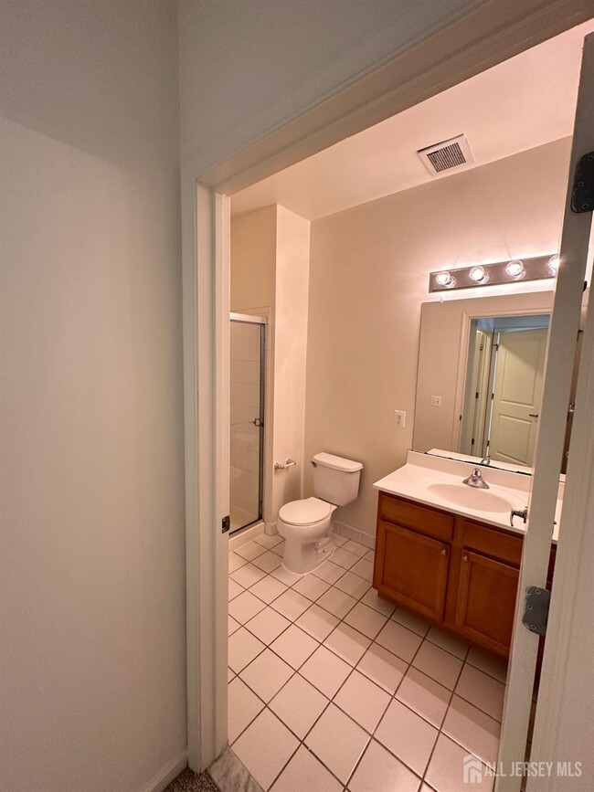 Building Photo - 365 Lehigh Ave