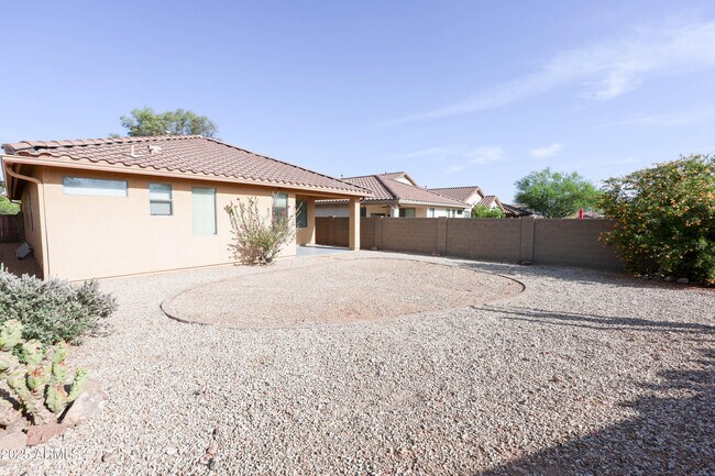 Building Photo - 39904 N Bell Meadow Trail