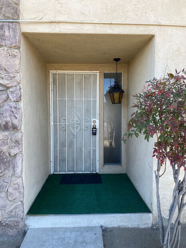Building Photo - 712 4th Street -- West Valley Real Estate