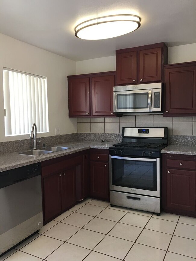 Interior Photo - 271 Parke St