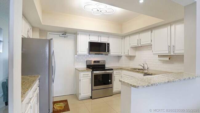 Building Photo - 3550 Galt Ocean Dr