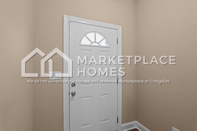 Building Photo - 108 James St