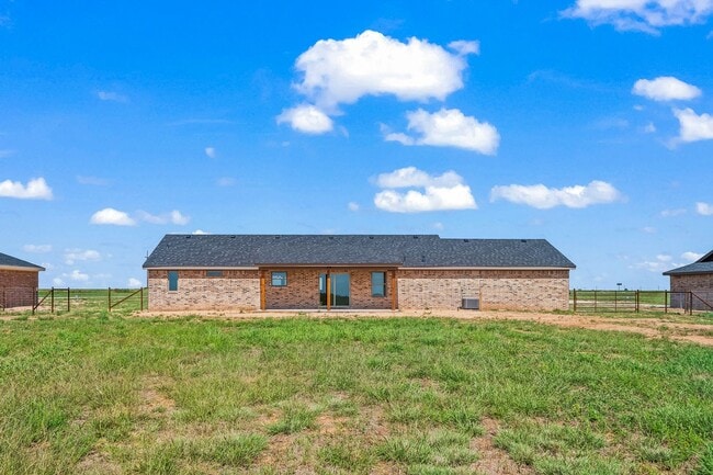 Building Photo - Country Living In Idalou ISD!