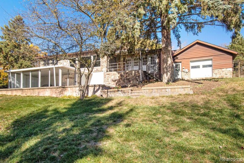 Building Photo - 2739 Lakeridge Ave
