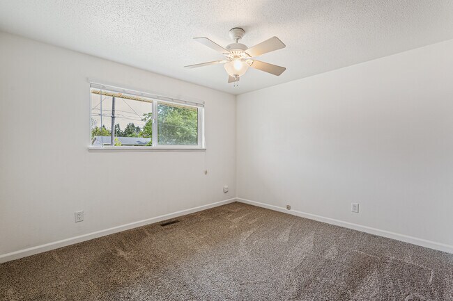 Building Photo - 4802 S 73rd St