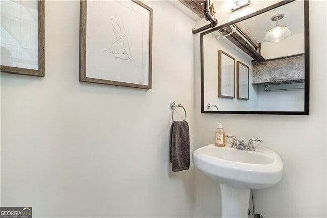 Building Photo - 650 Glen Iris Dr NE