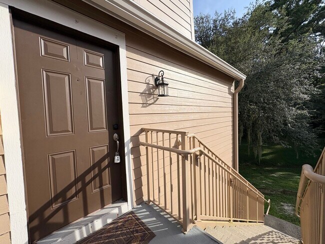 Building Photo - 690 Roaring Dr