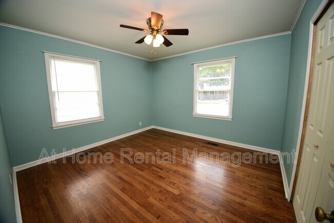 Building Photo - 2513 S Sandusky Ave