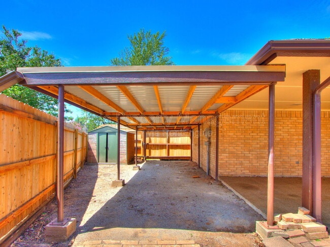 Building Photo - 7712 NW 101st St
