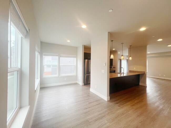 Building Photo - 18236 73rd Ave NE