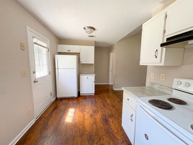 Building Photo - 1469 Flo Zechman Dr