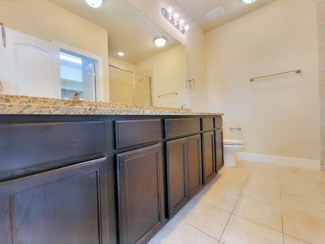 Building Photo - Gorgeous 3 BR/2.5 BA Single-Family Home in...