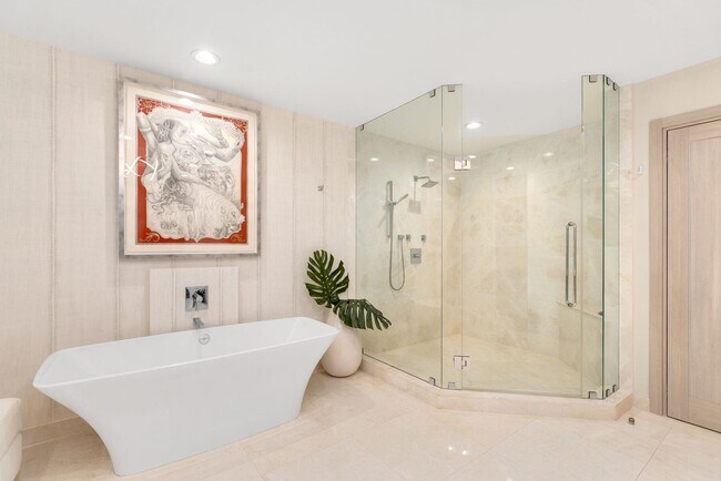 Building Photo - 17301 Biscayne Blvd