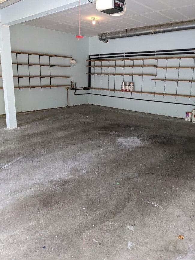 Building Photo - Woodinville Duvall Road. 4 bed. +den. 2.5 ...