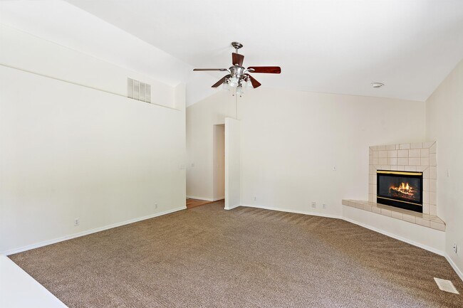 Building Photo - 1725 N Eagle Creek Way