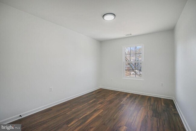 Building Photo - 505 Garrison Woods Dr