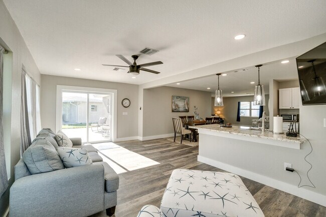 Building Photo - 6372 Otis Rd