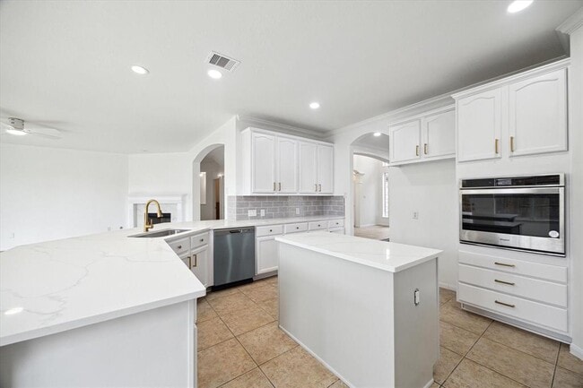 Building Photo - 6314 Canyon Chase Dr