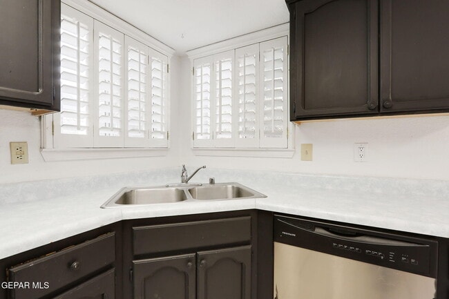 Building Photo - 4620 Loma De Cobre Dr