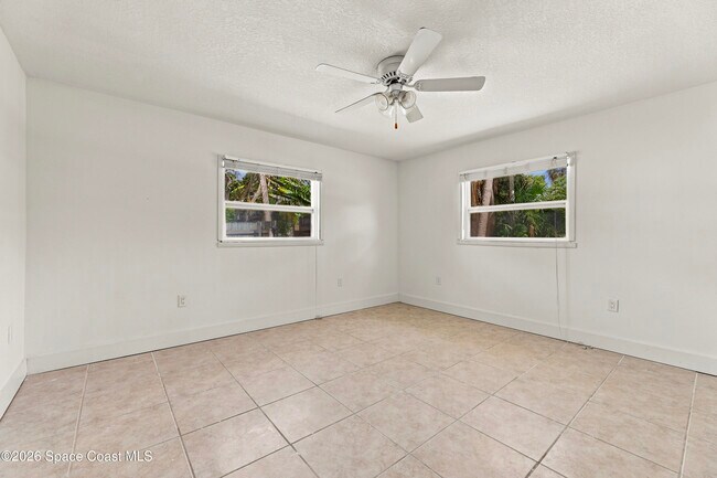 Building Photo - 215 Pelican Dr