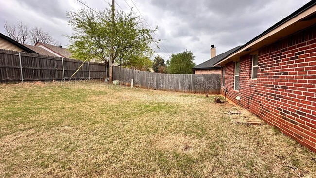 Building Photo - 17316 Valley Crst