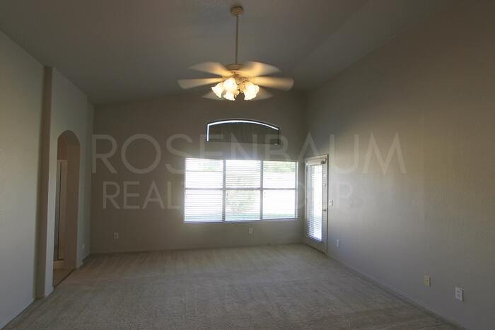 Building Photo - 940 S Lafayette Dr