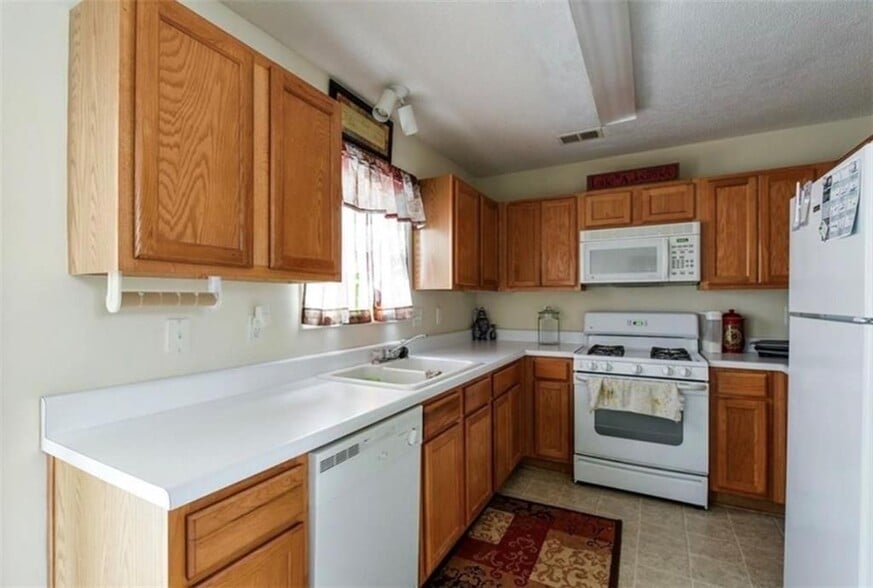 Building Photo - 324 Greystone Pkwy