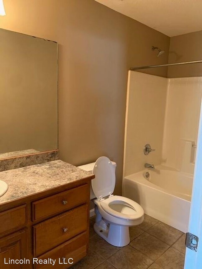 Building Photo - 3 br, 2 bath House - 1812 Chestnut Dr