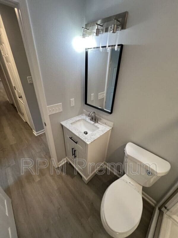 Building Photo - 8803 Orleans Dr