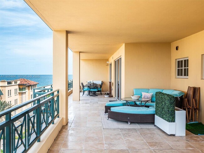 Building Photo - 3415 N Ocean Dr