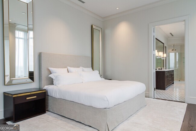 Building Photo - 3376 Peachtree Rd NE