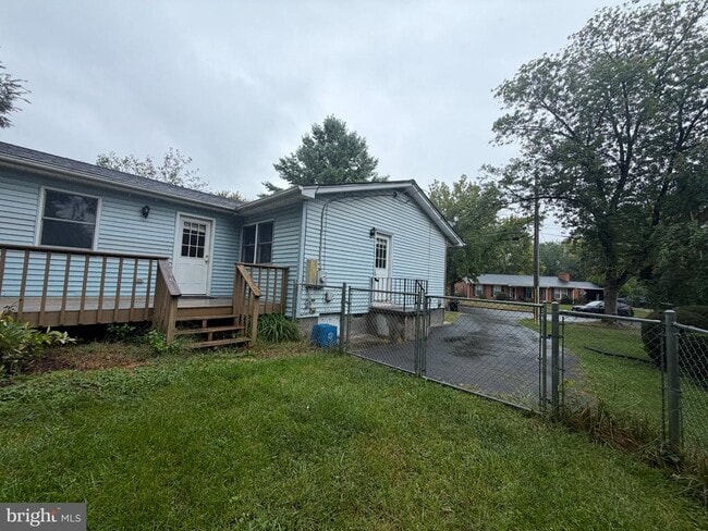 Building Photo - 23 Montague Cir