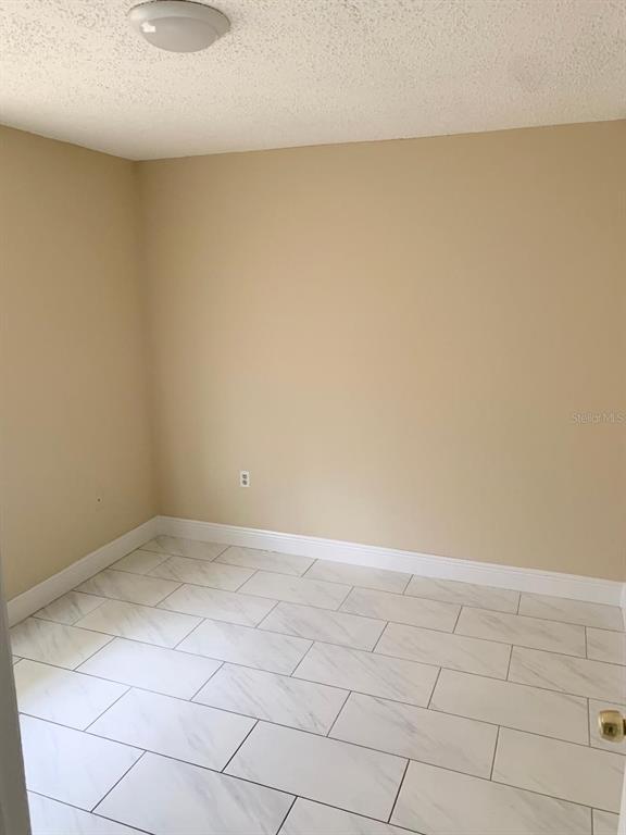 Building Photo - 2480 Chestnut Woods Dr