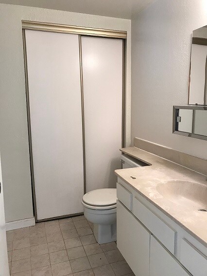 Building Photo - 2765 Mauricia Ave