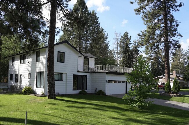 Building Photo - 105 S Westwood Dr
