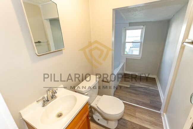 Building Photo - 52-52-52-52 S Greenwood St