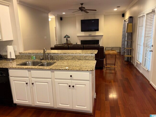 Building Photo - 805 Narrows Point Dr