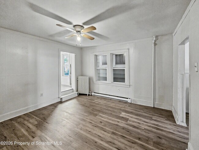 Building Photo - 122 Willow St