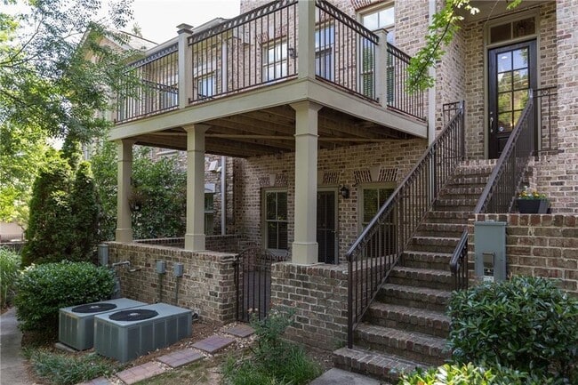 Building Photo - 3043 Stone Gate Dr NE