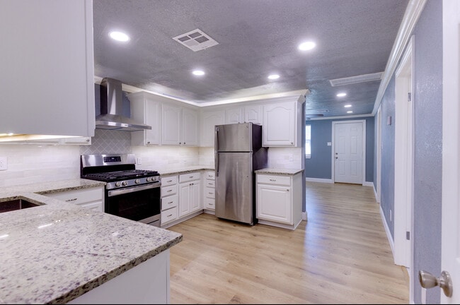 Building Photo - 5117 Triplett Rd
