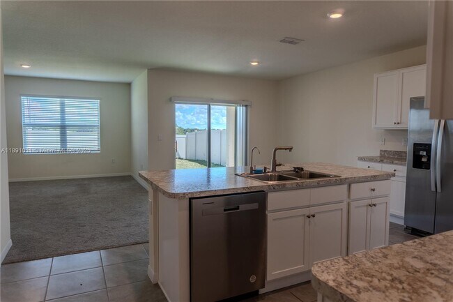 Building Photo - 2025 Doe Run Dr