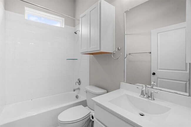 Building Photo - 522 Dayridge Dr