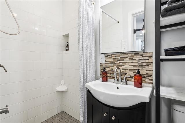 Building Photo - 8710 Oak St