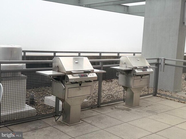 Building Photo - 2001 15th St N