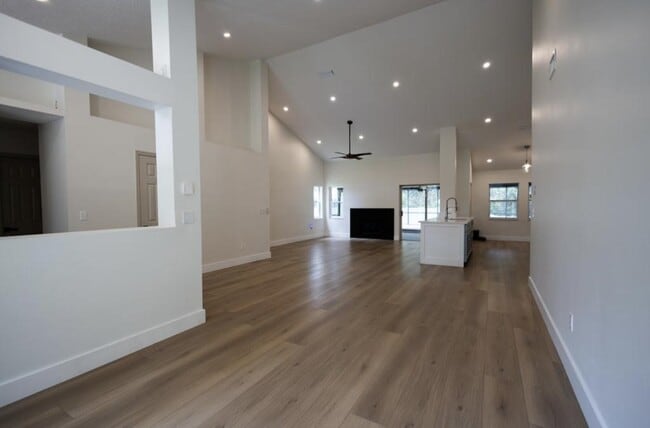 Building Photo - 16104 Stowe Ct