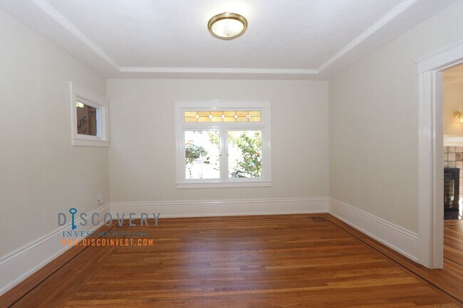 Building Photo - Move in Incentives! Coveted Piedmont Craftsman Home